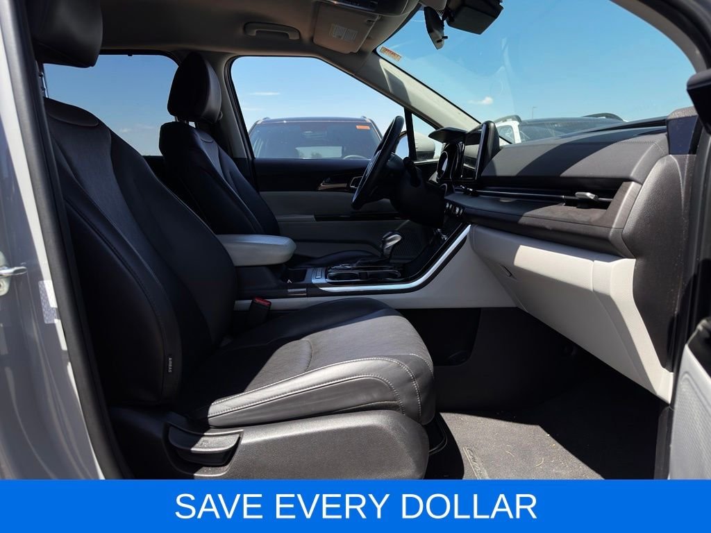 Used 2024 White Kia EX image 16