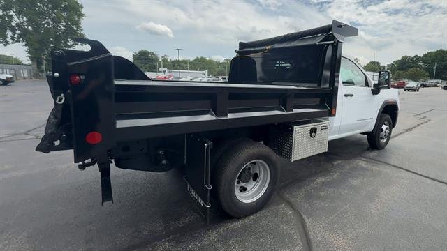 2025 GMC Sierra 3500HD Pro - Photo 8