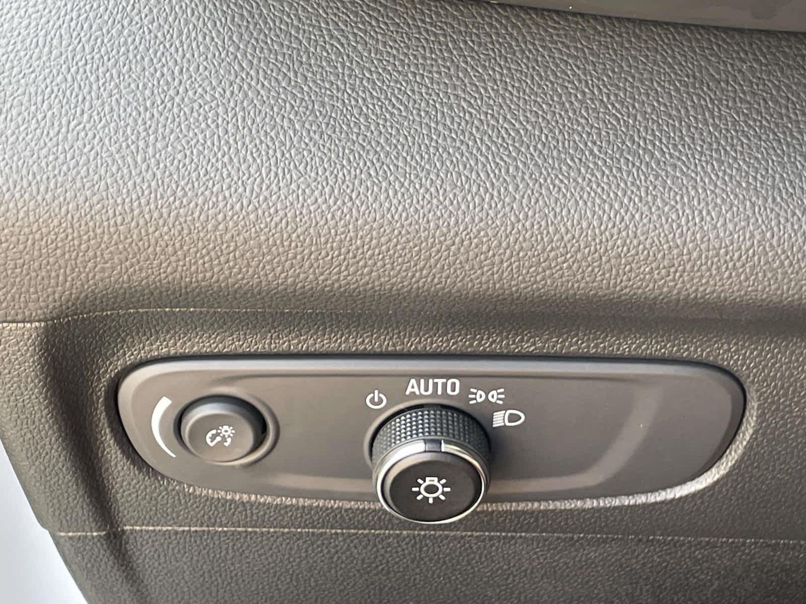 Certified Used 2023 Summit White Buick Essence image 30