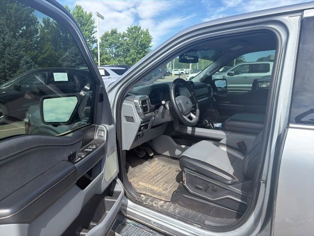 Used 2024 Silver Ford LARIAT image 13