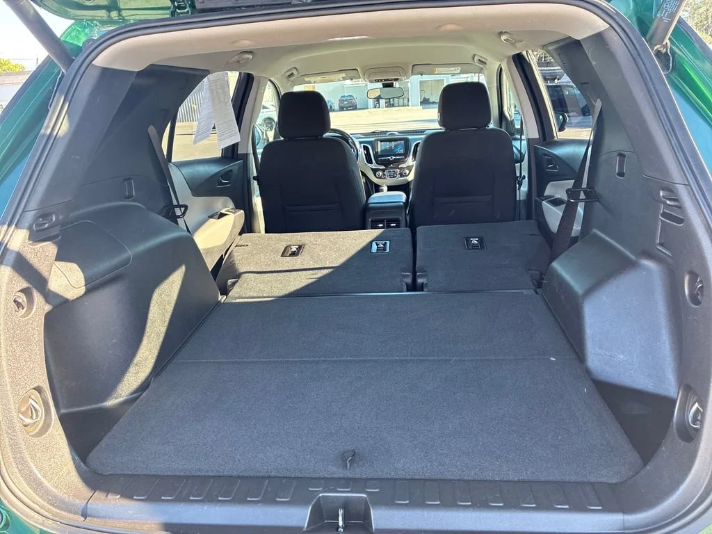 Used 2018 IVY METALLIC Chevrolet LT image 39