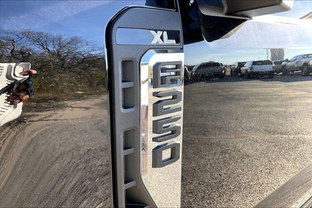 New 2026 Ford Super Duty F-250 XL 4D Crew Cab