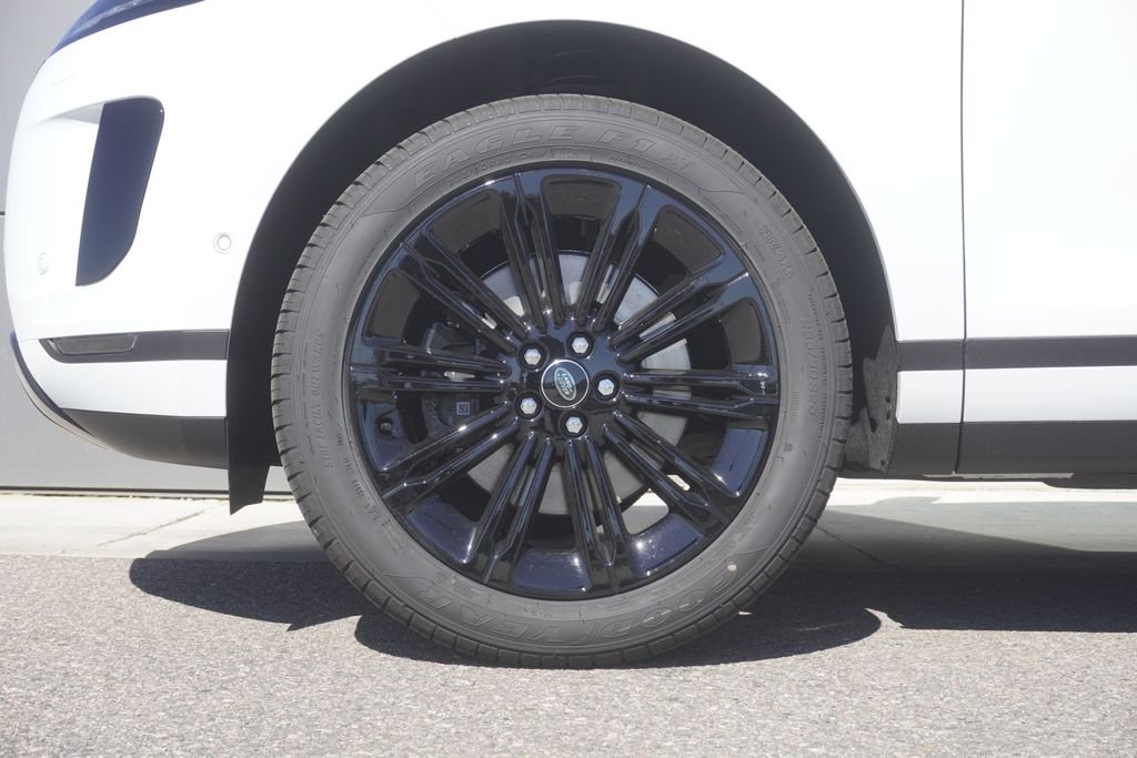 New 2026 Fuji White Land Rover S image 30