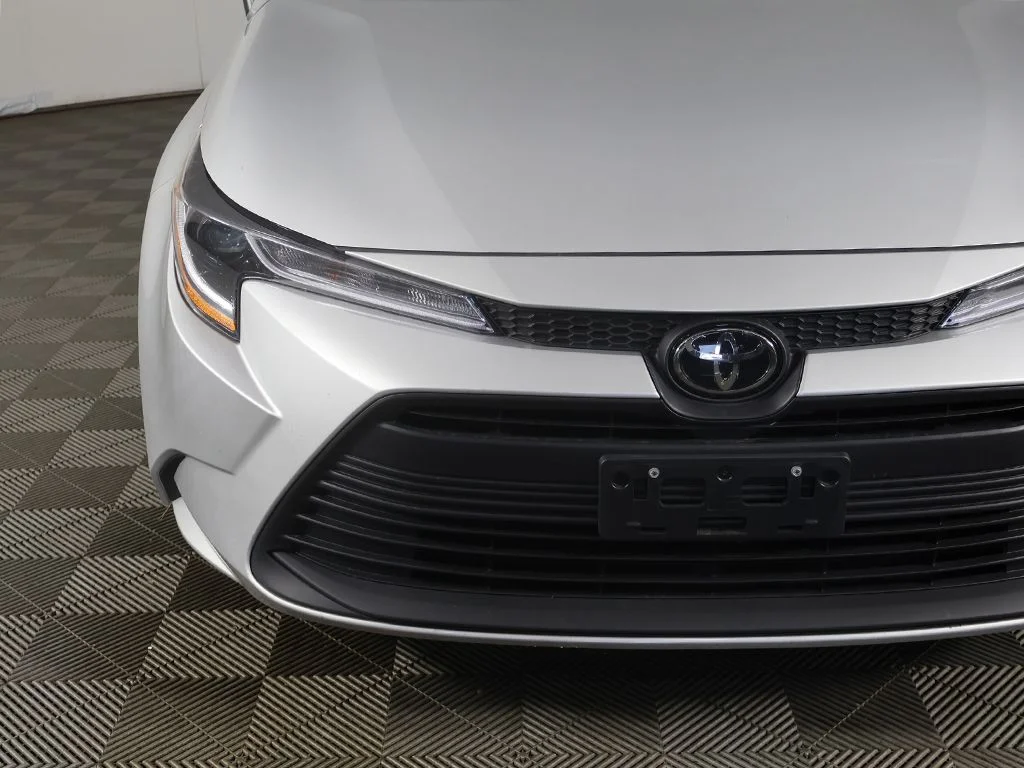 Used 2025 Silver Toyota LE image 10