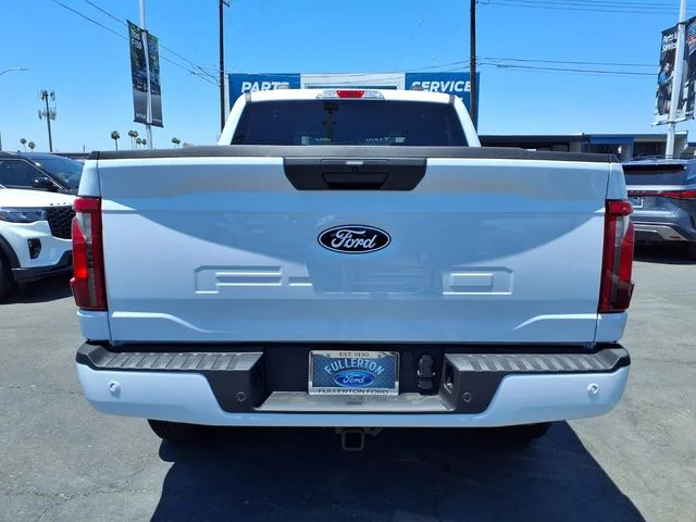 New 2026 Oxford White Ford XLT image 3