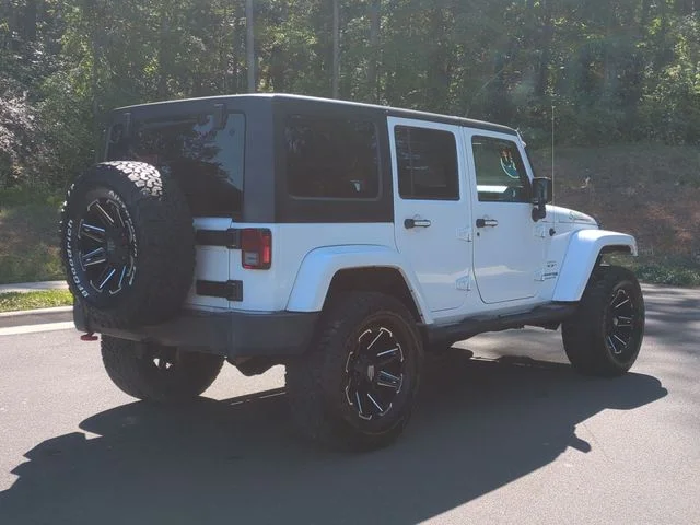 Used 2018 White Jeep Unlimited Sahara image 13