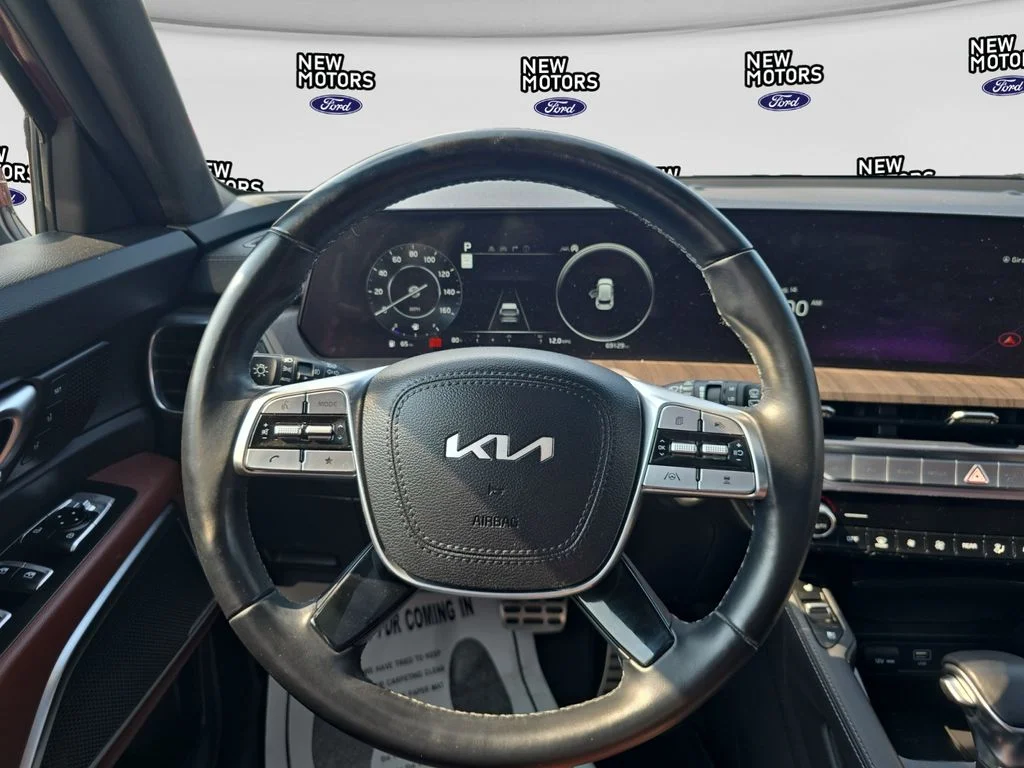 Used 2023 Red Kia SX-Prestige image 11