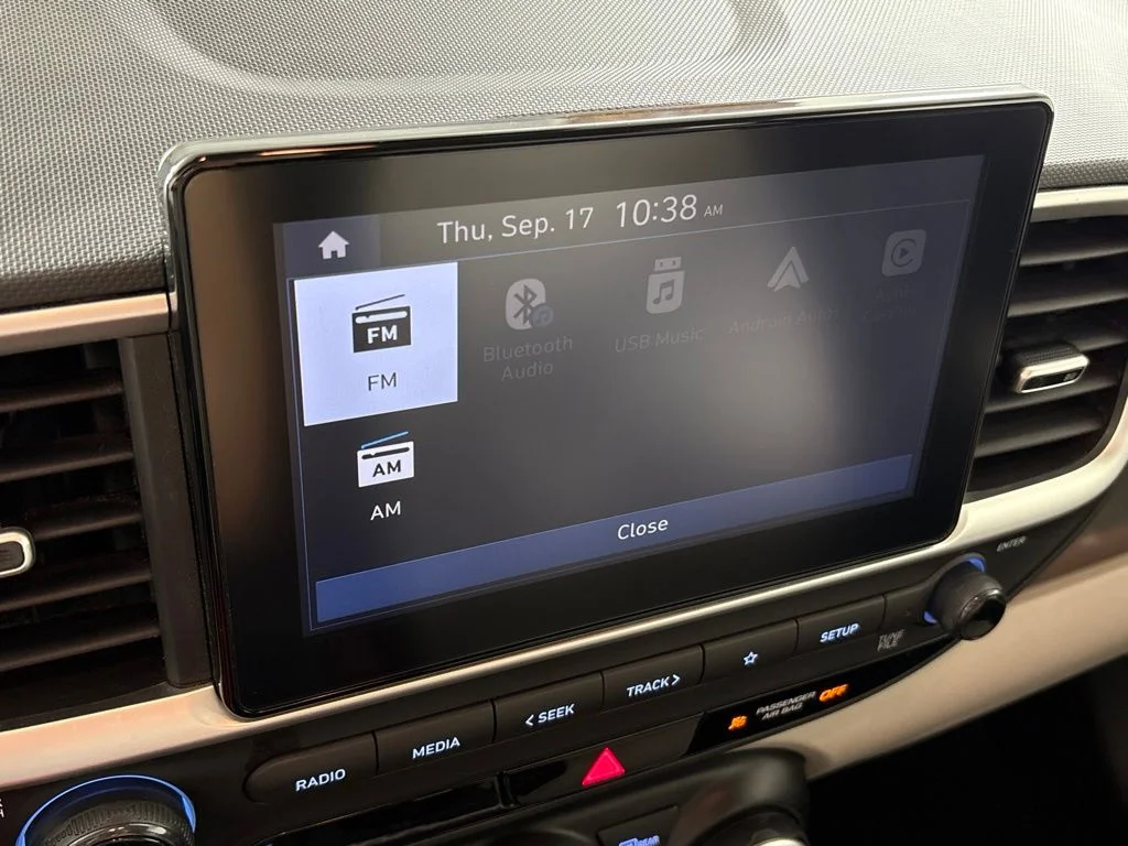 Used 2025 Black Hyundai SEL image 33