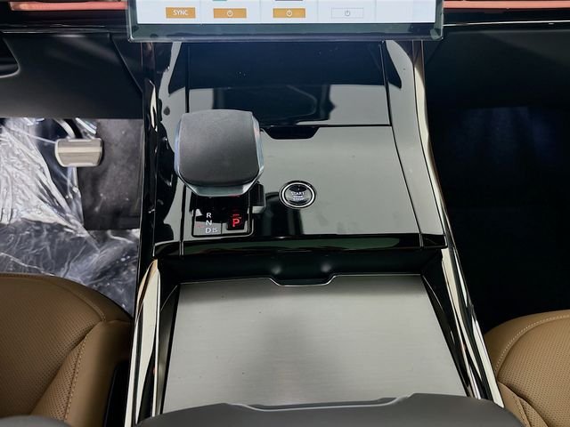 New 2026 Blue Land Rover Dynamic SE image 18
