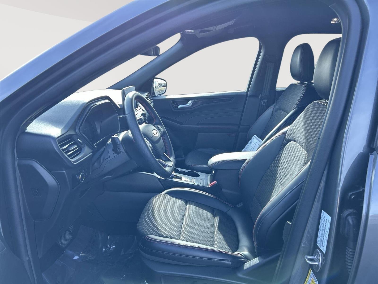 2025 Ford Escape ST-Line - Photo 11