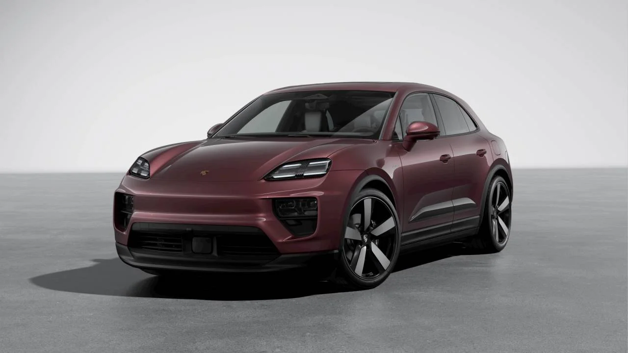 2025 Porsche Macan Macan Electric's photo