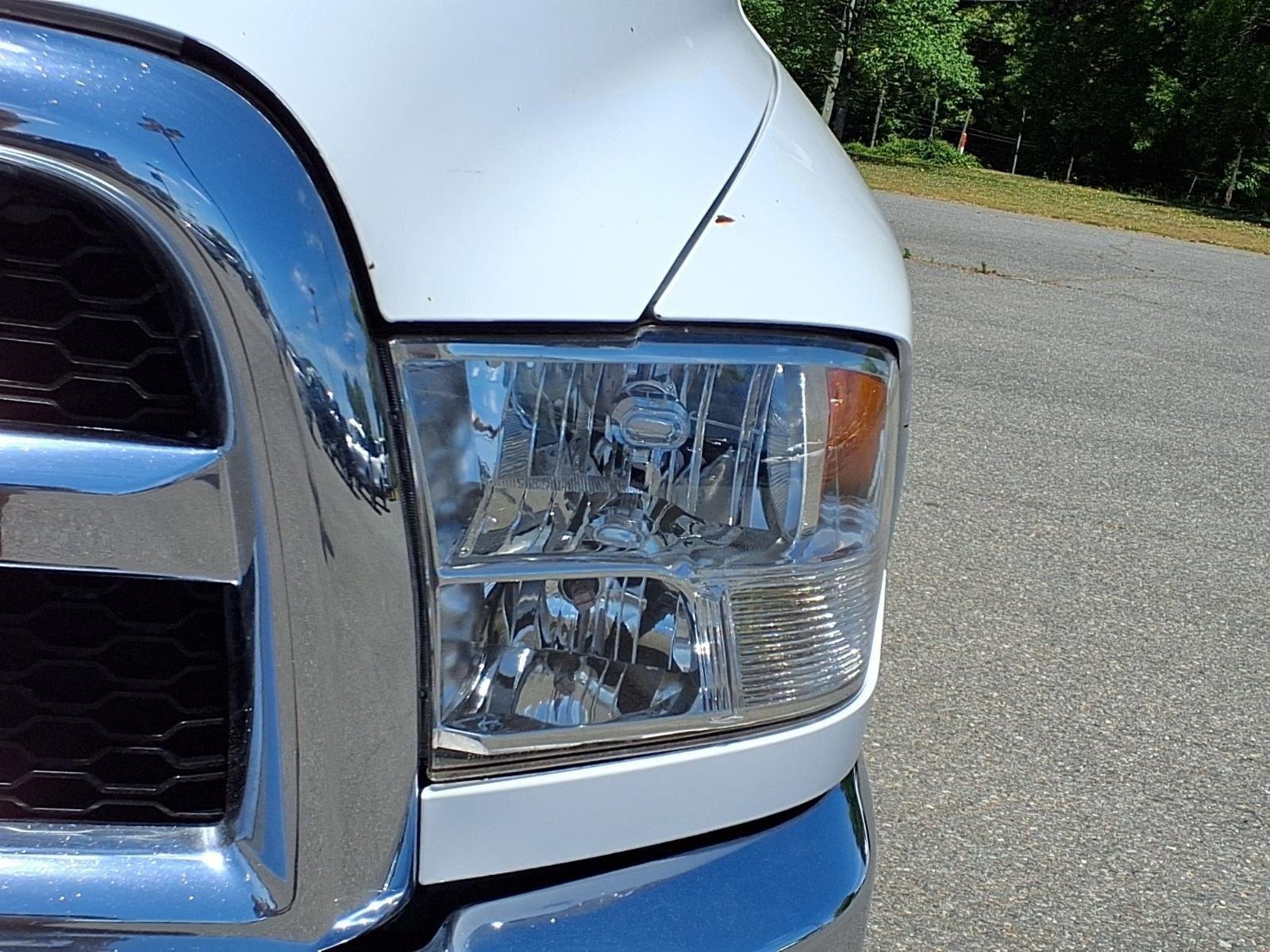 Used 2016 Bright White Clearcoat Ram Tradesman image 11
