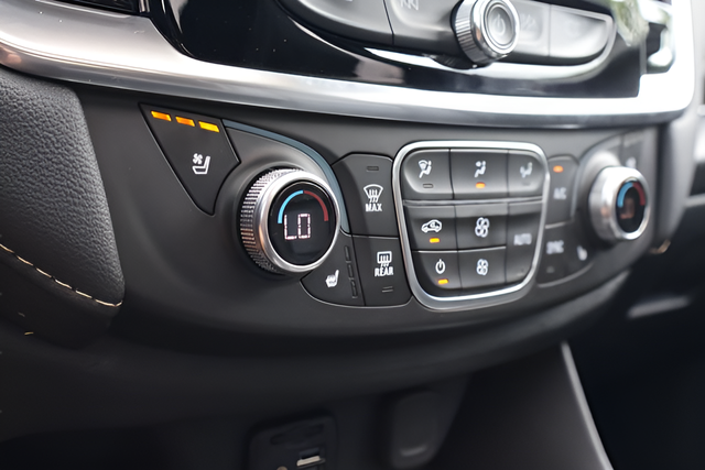 Used 2023 White Chevrolet Premier image 27