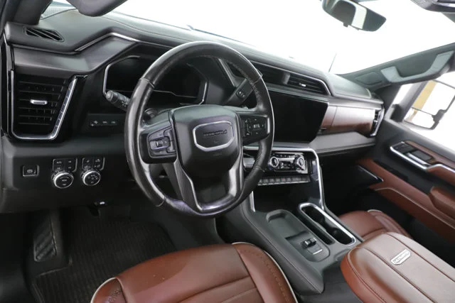 Used 2024 Black GMC Denali Ultimate image 18