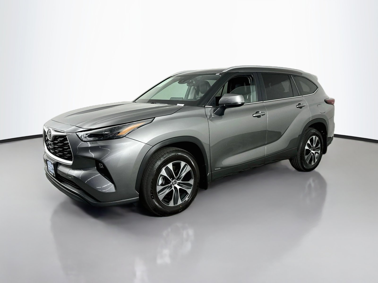 Used 2026 Heavy Metal Toyota XLE image 3