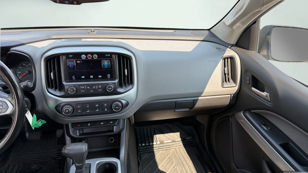 Used 2015 Silver Chevrolet LT image 16