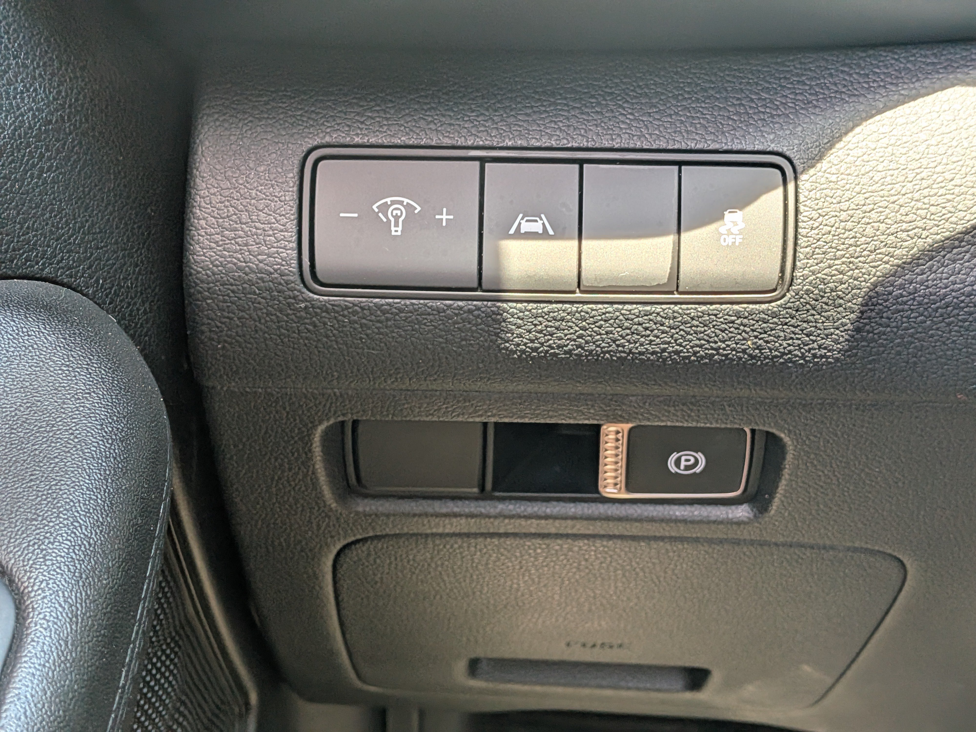 Certified Used 2022 Hampton Gray Hyundai SEL image 23