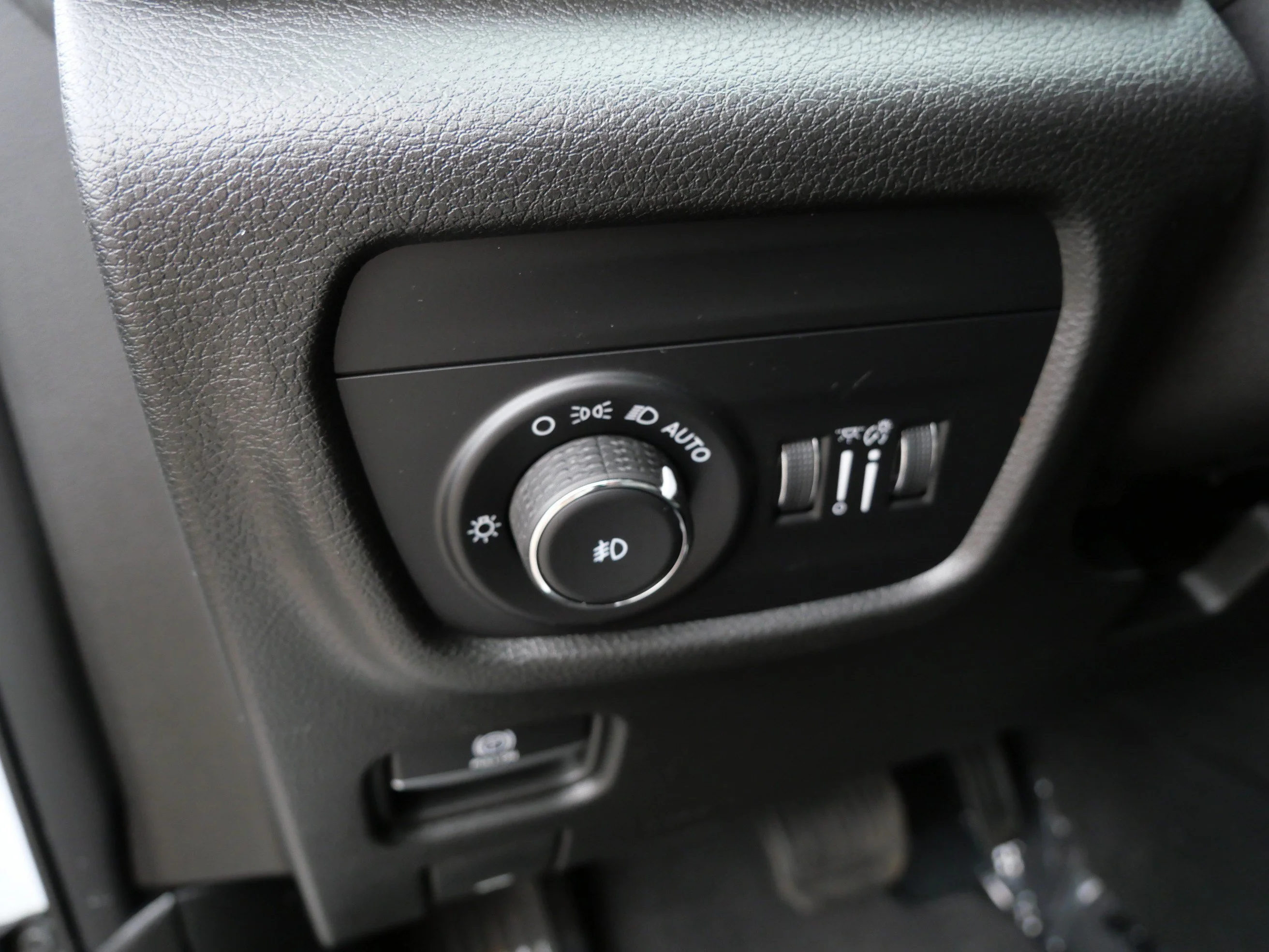 Used 2023 Bright White Clearcoat Jeep Limited image 25
