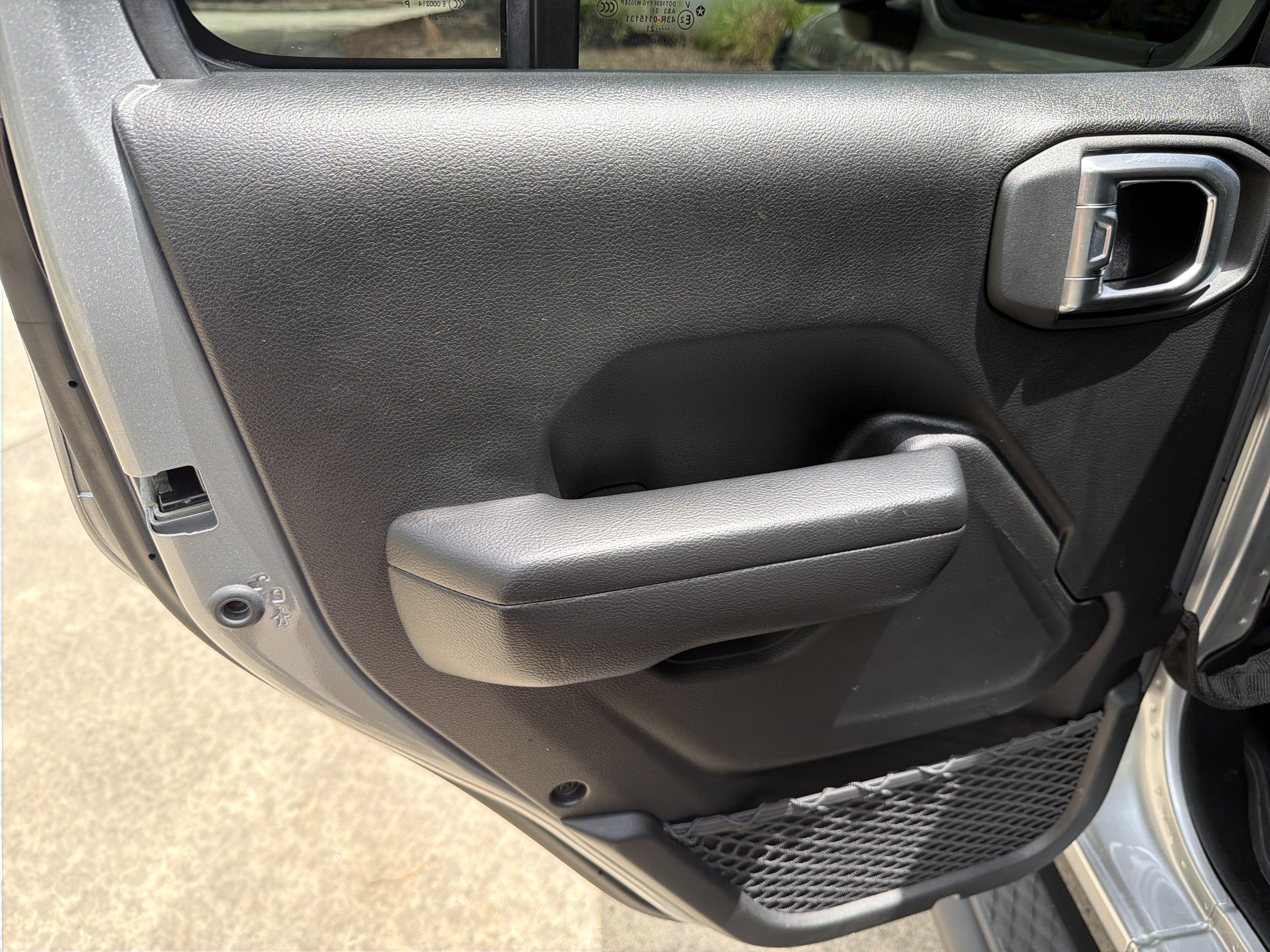 Used 2021 Billet Silver Metallic Clearcoat Jeep Sport S image 22