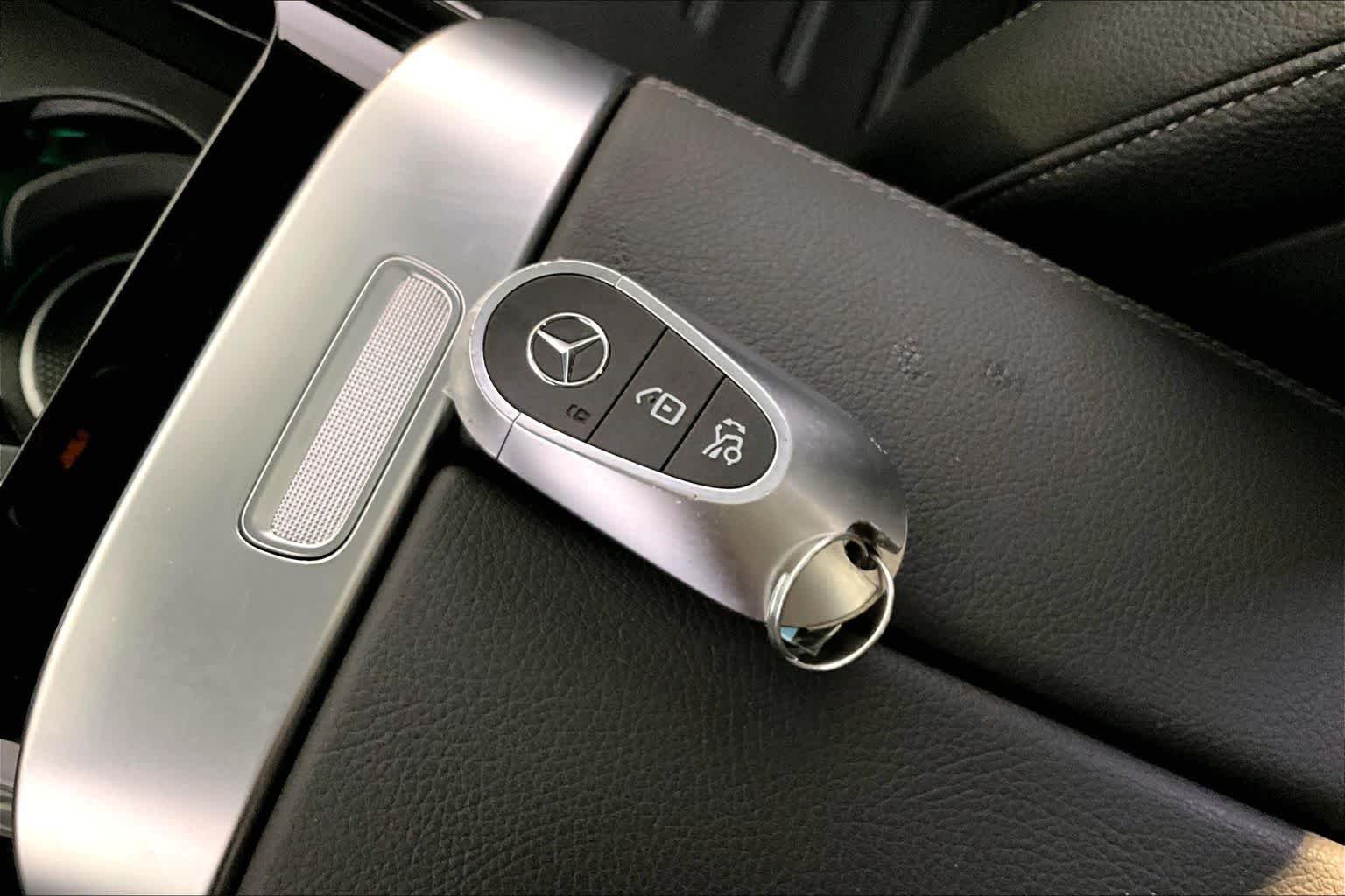 Used 2025 MANUFAKTUR Alpine Grey Mercedes-Benz GLC 300 image 15