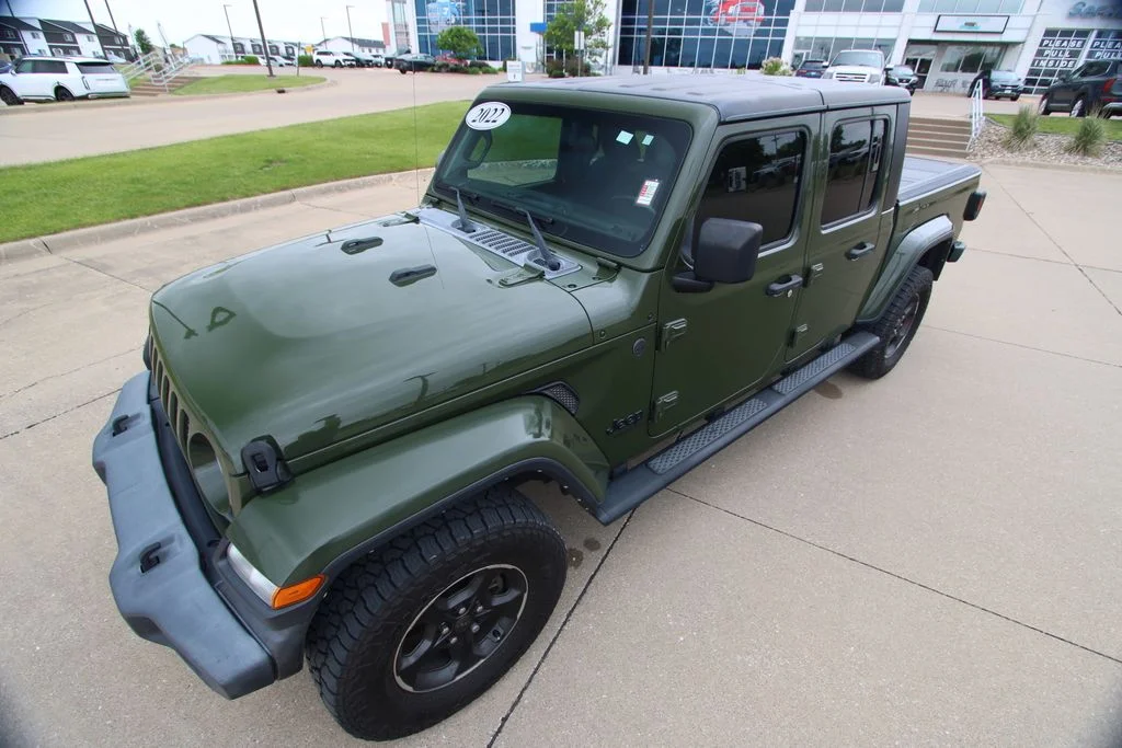 Used 2022 Green Jeep Sport image 20