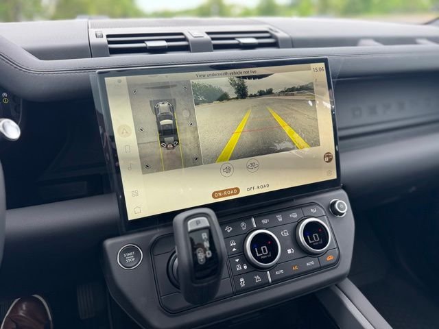 New 2026 Santorini Black Land Rover S image 17