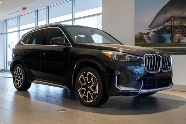 Certified Used 2026 Black Sapphire Metallic BMW xDrive28i image 7