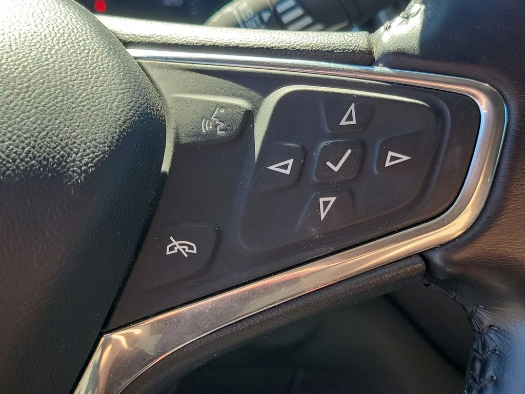 Used 2020 Pacific Blue Metallic Chevrolet LT image 13
