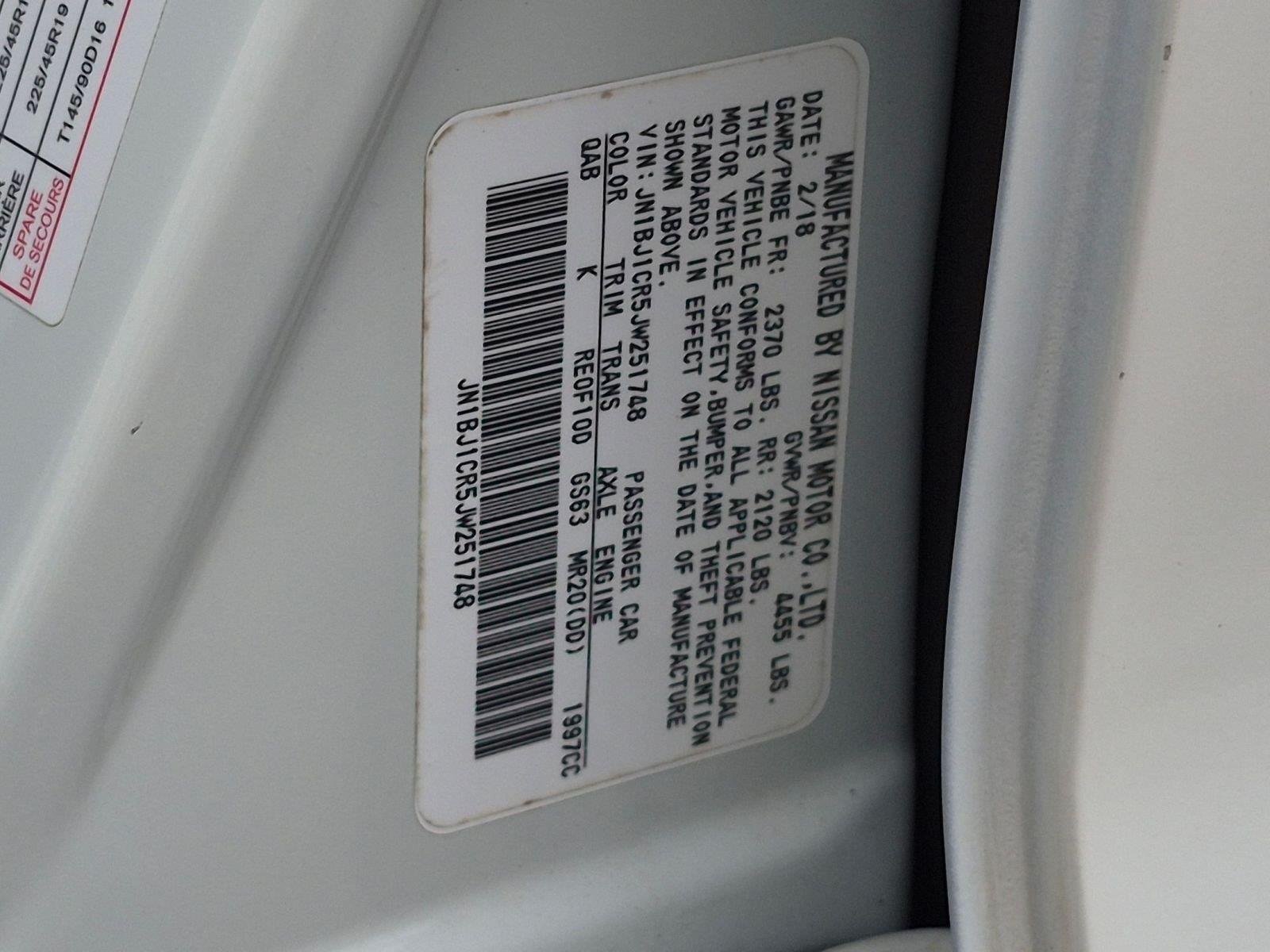 Used 2018 Pearl White Nissan SL image 10