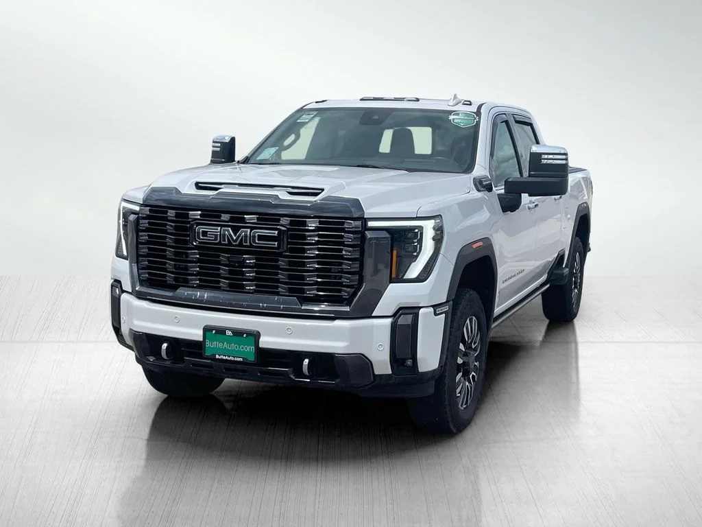 Used 2024 White Frost Tricoat GMC Denali Ultimate image 7