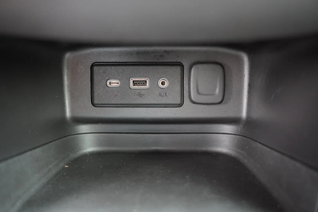 Used 2024 Lakeshore Blue Metallic Chevrolet LT image 28