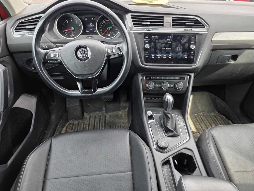 Used 2019 ORANGE Volkswagen SE image 5