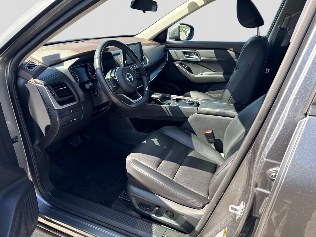 Used 2023 Gray Nissan SV image 18