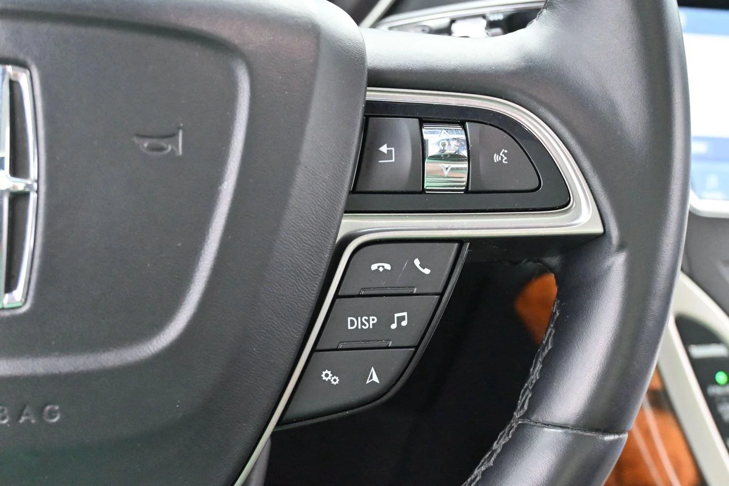 Used 2020 Infinite Black Lincoln Reserve image 22