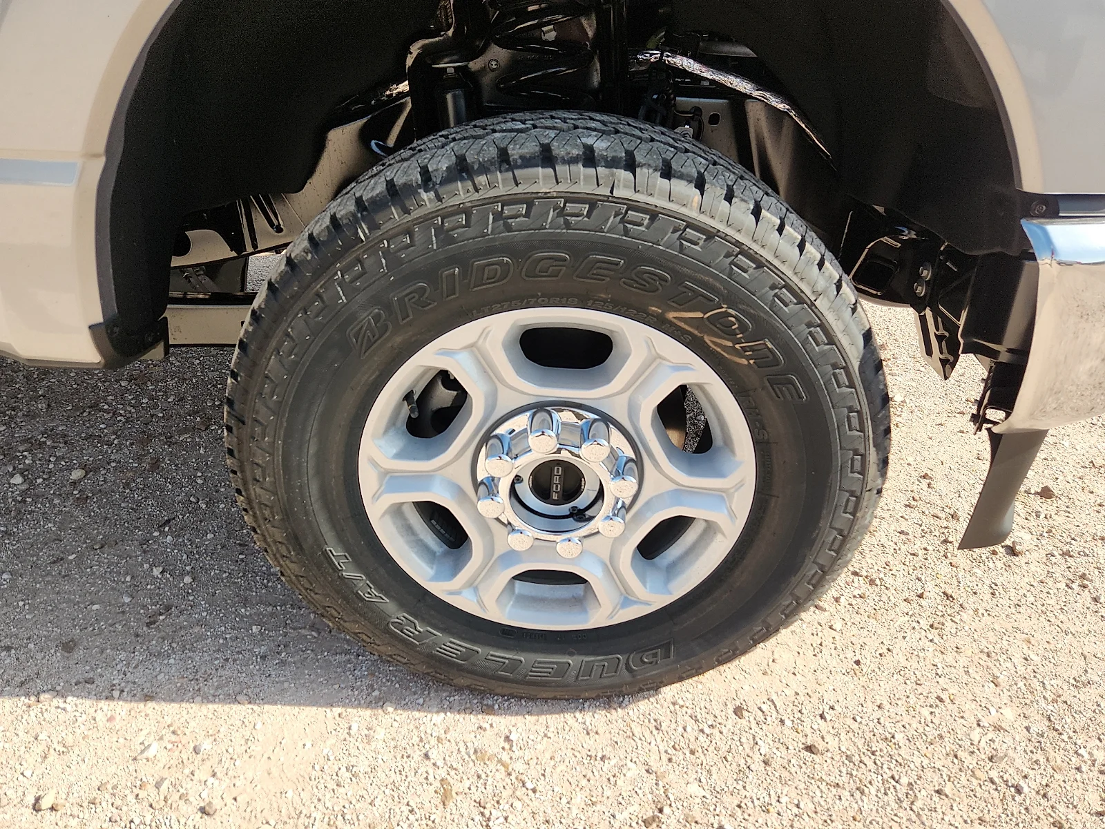 New 2026 Agate Black Metallic Ford XLT image 9