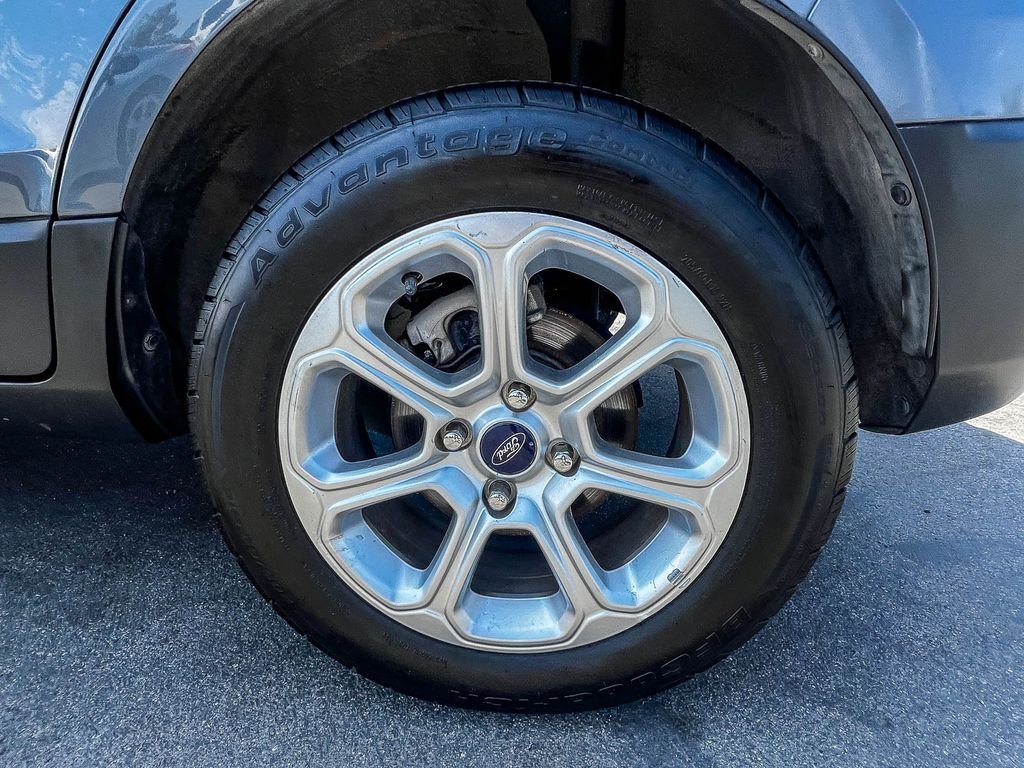 Used 2020 Gray Ford SE image 9