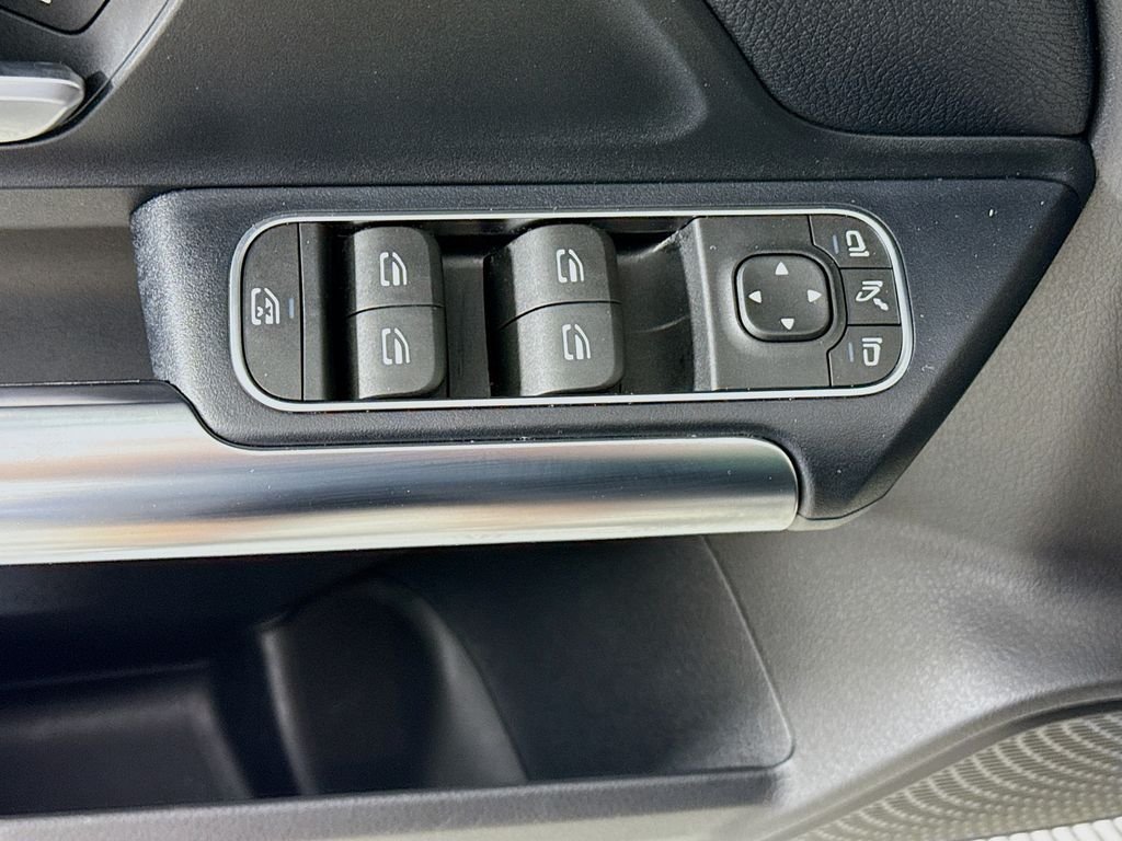 Used 2022 Black Mercedes-Benz GLA 250 image 19