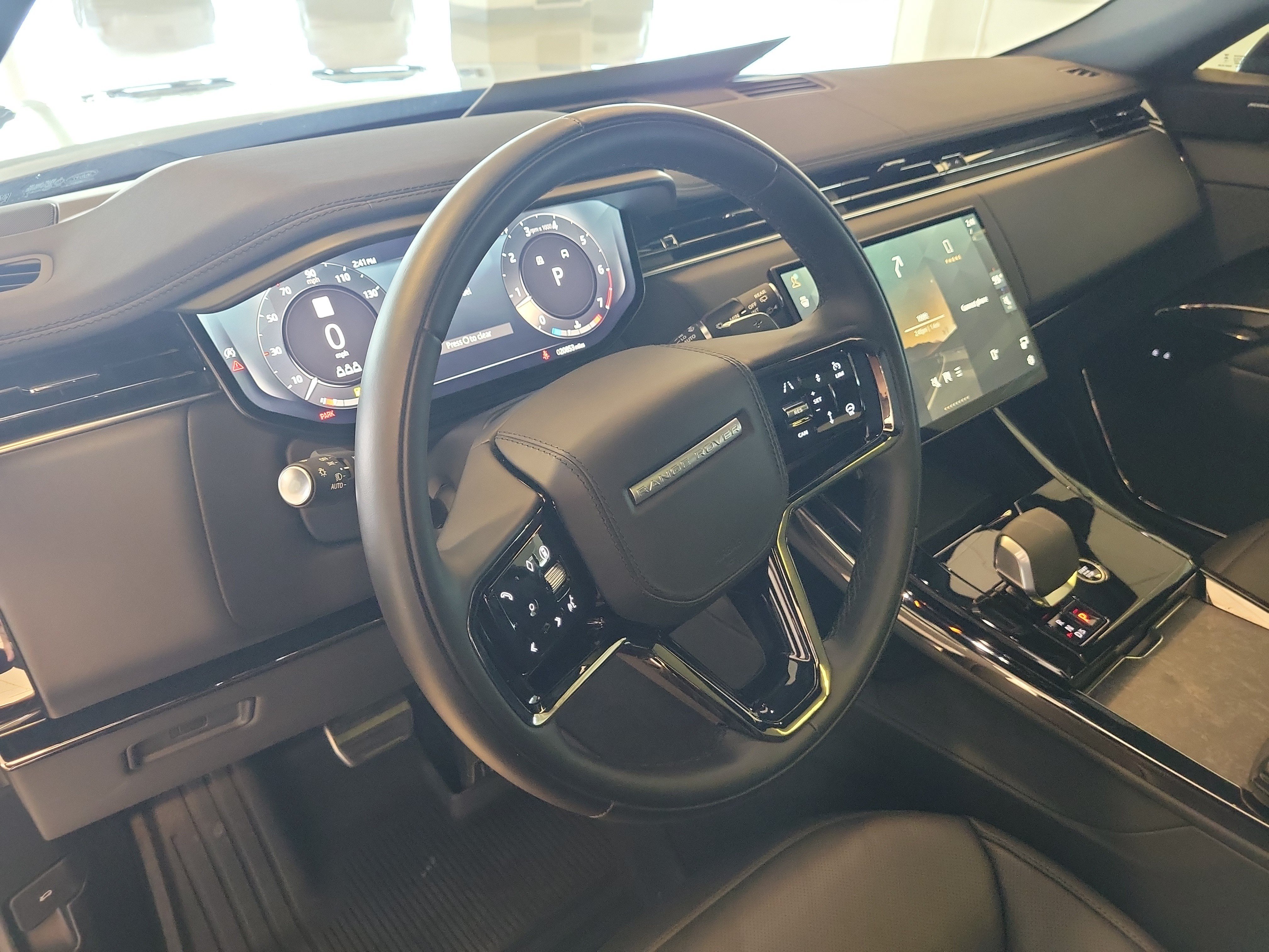 Used 2025 Eiger Grey Metallic Land Rover Dynamic SE image 27