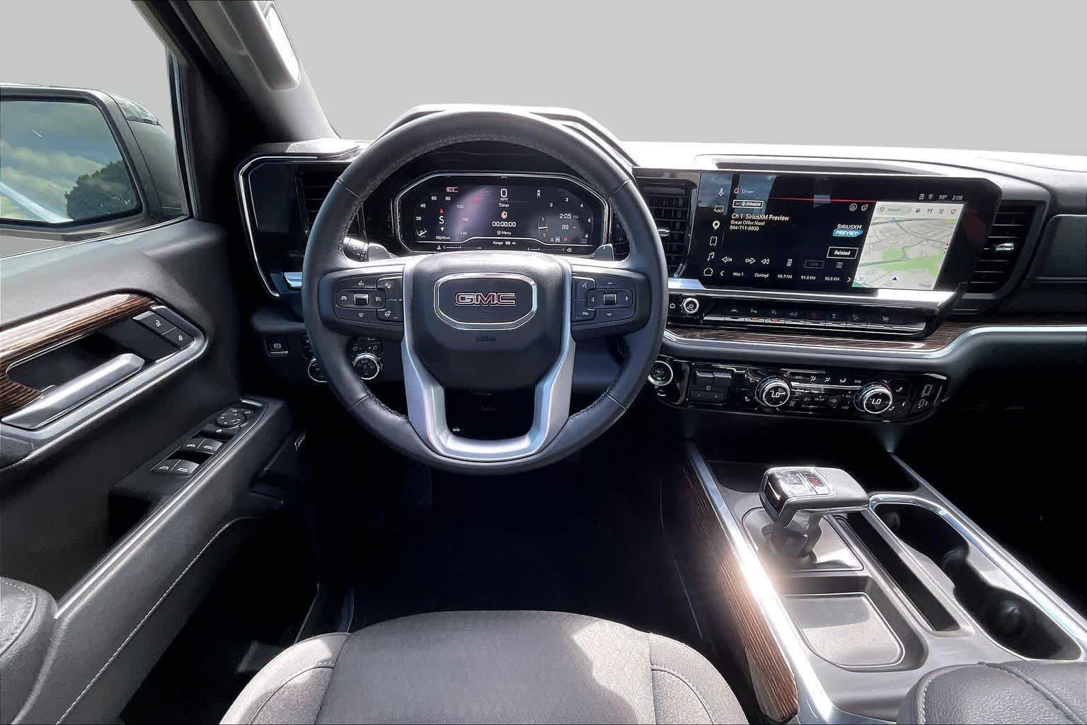 Used 2025 Downpour Metallic GMC Elevation image 6
