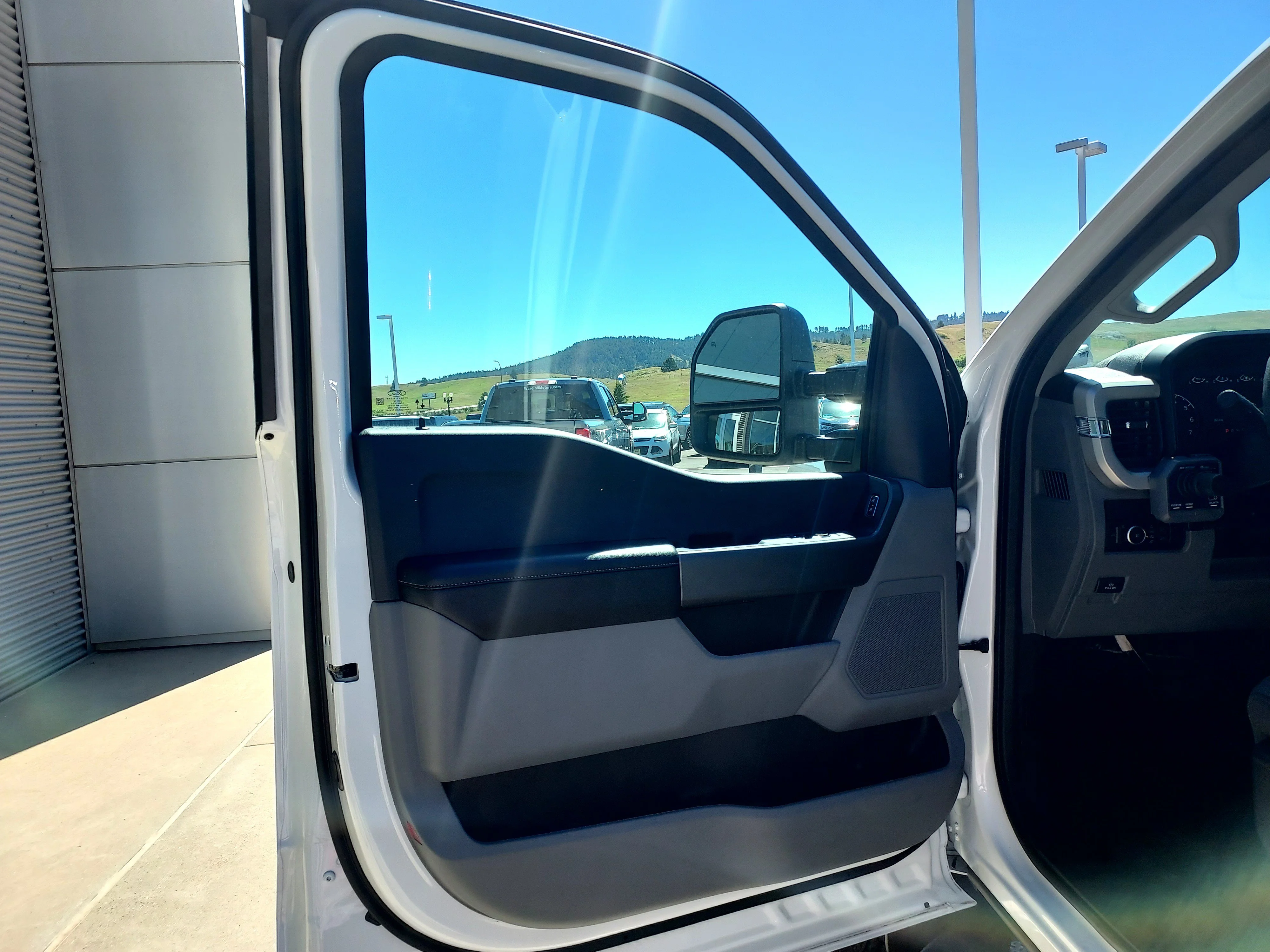 2026 Ford F-350 Super Duty XLT - Photo 13