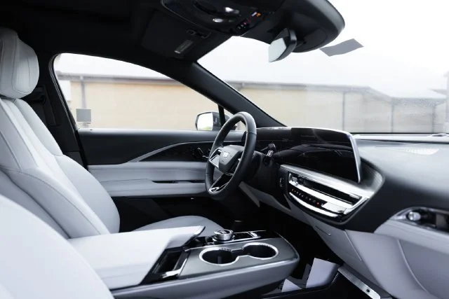 New 2025 Crystal White Tricoat Cadillac Luxury 1 image 20