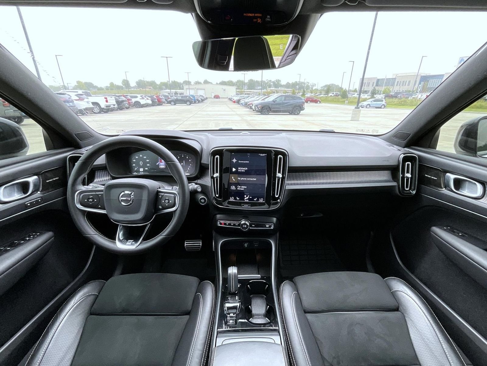 Used 2020 White Volvo R-Design image 15