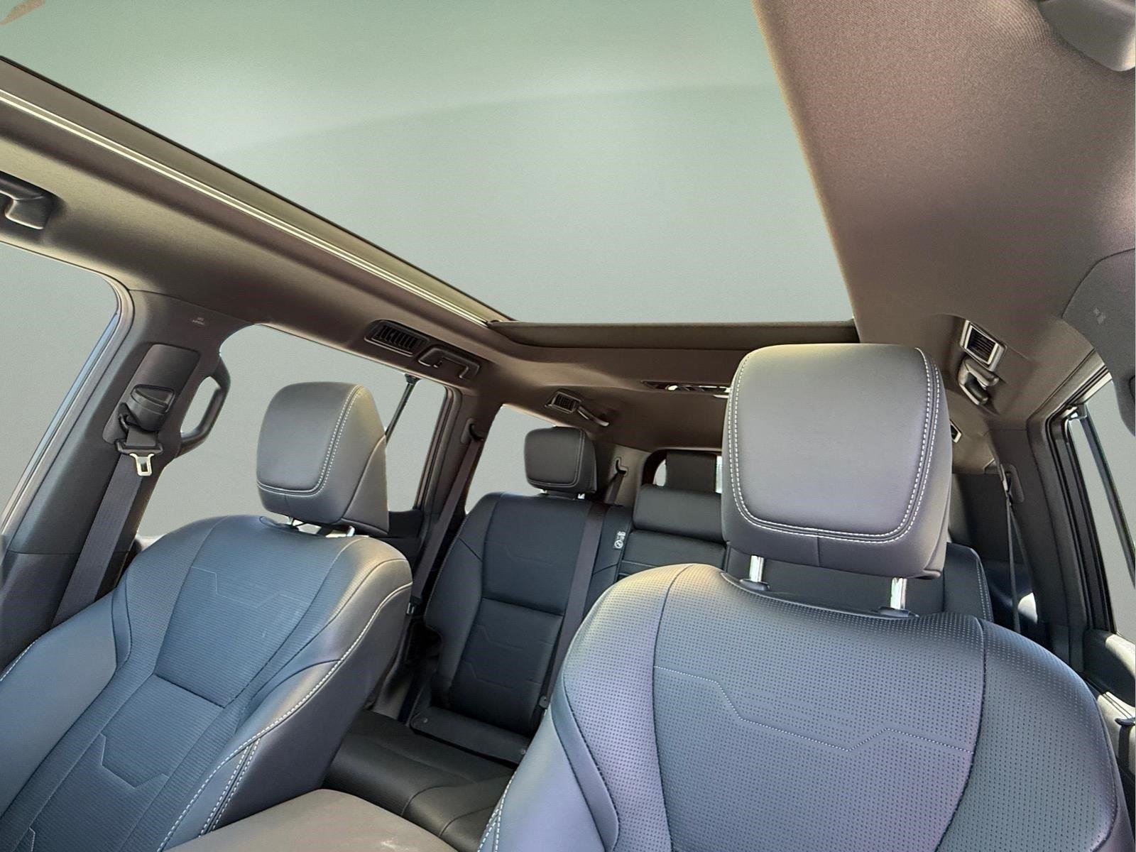 Used 2025 Incognito Lexus GX 550 Luxury+ image 5