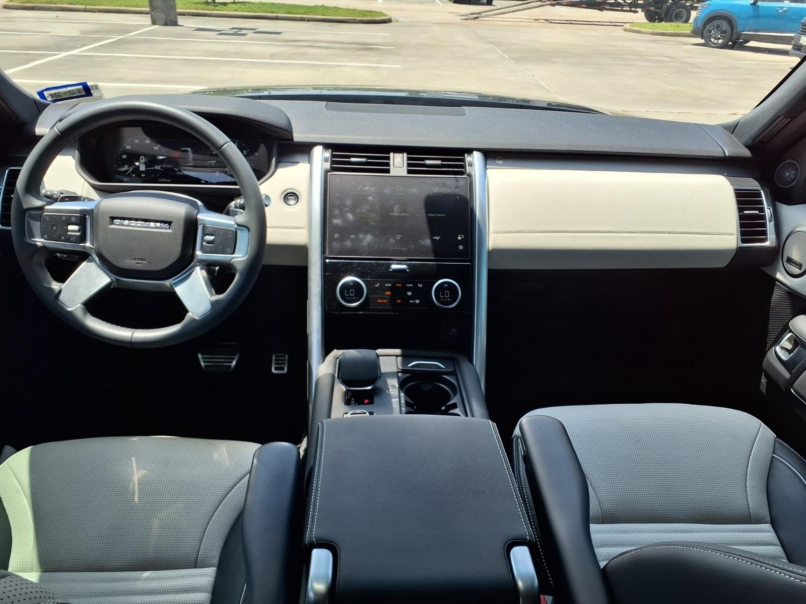 2024 Land Rover Discovery Dynamic SE  at HGreg Houston