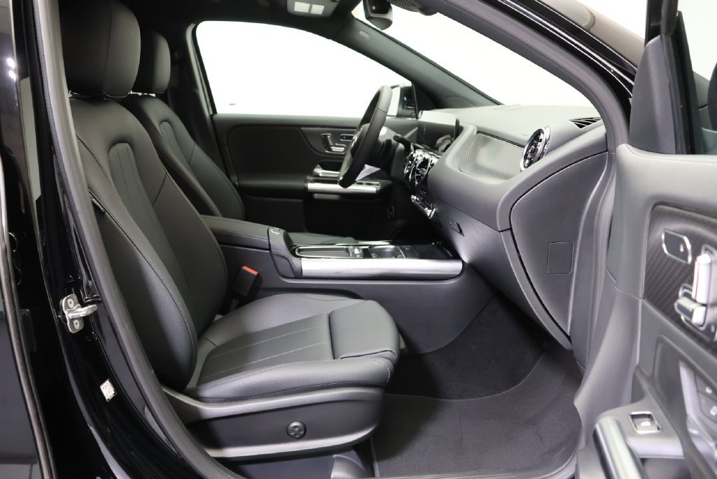 New 2026 Night Black Mercedes-Benz GLA 250 image 48