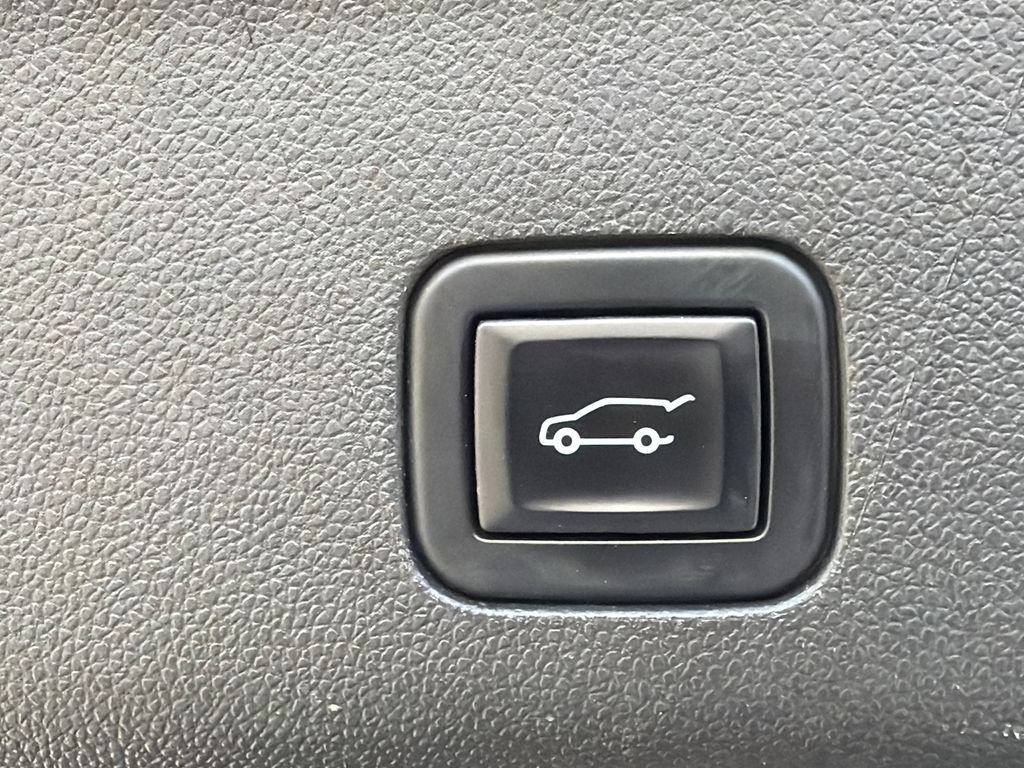 Used 2023 White Cadillac Premium Luxury image 19