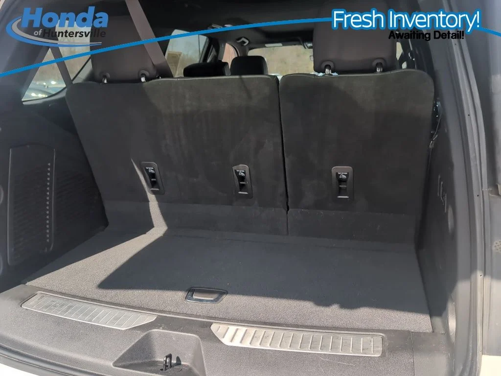 Used 2023 Summit White Chevrolet Premier image 14