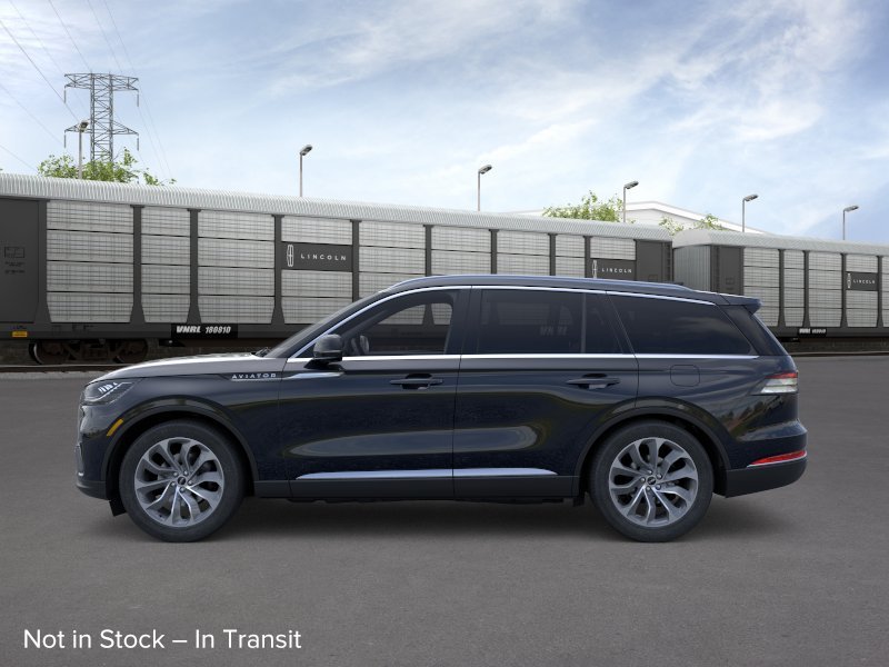 New 2026 Infinite Black Metallic Clearcoat Lincoln Premiere® image 3