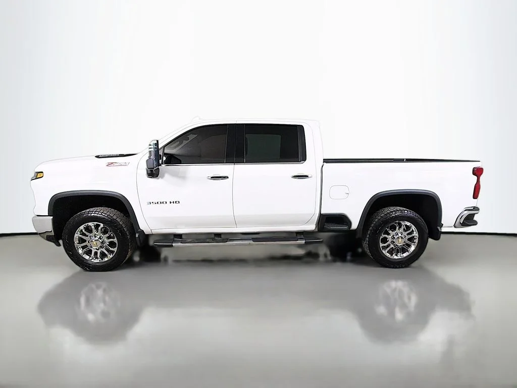 2024 Chevrolet Silverado 3500HD LTZ - Photo 9