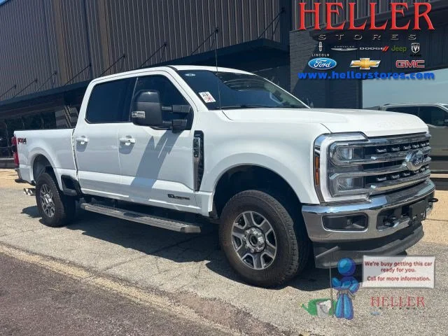 Used 2025 Oxford White Ford LARIAT image 1
